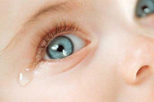 промыть глаза ребенку