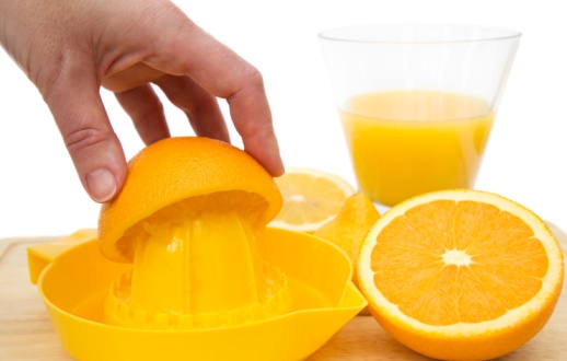 апельсиновый сок в рационе у девушки