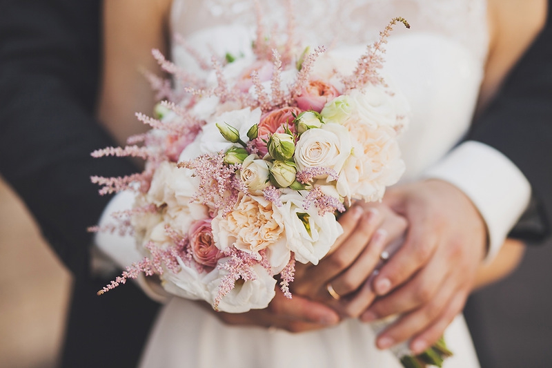 применение в декоре свадьбы пионовидных роз